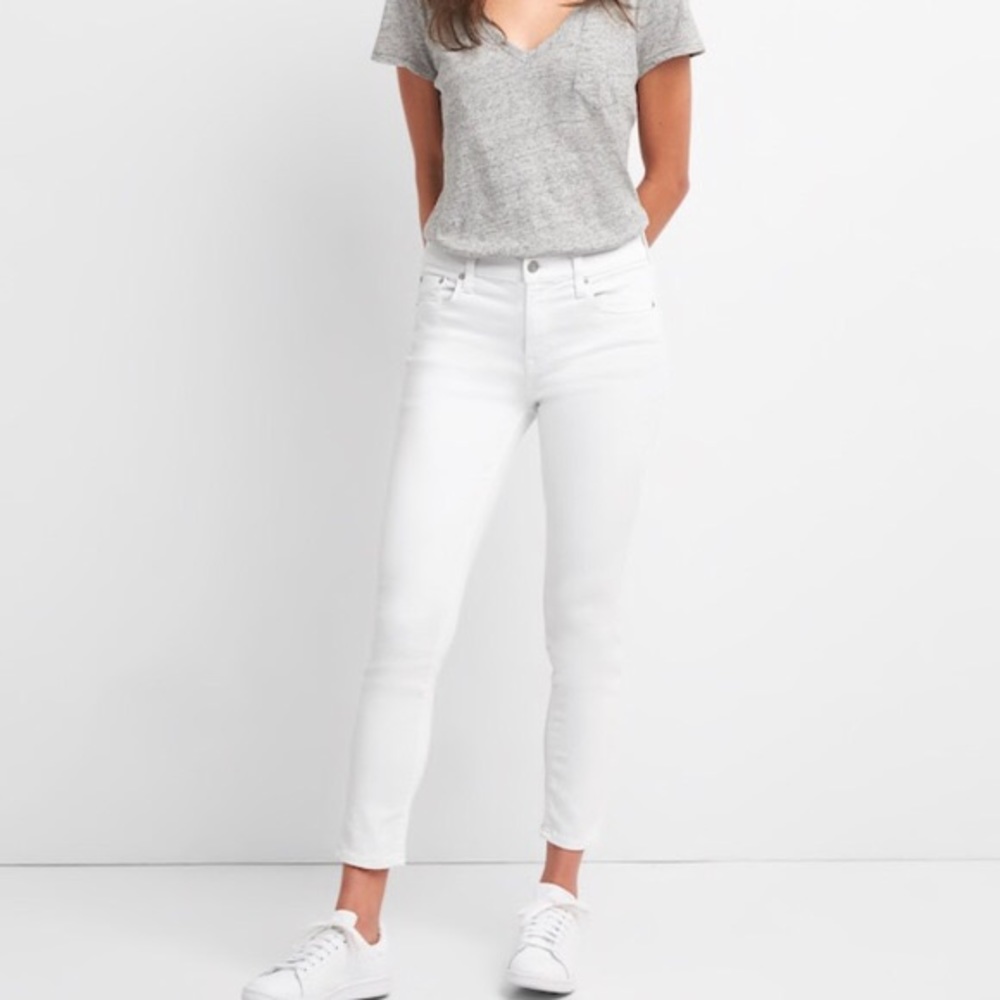 SOLD! GAP 29 Long Legging Jean White